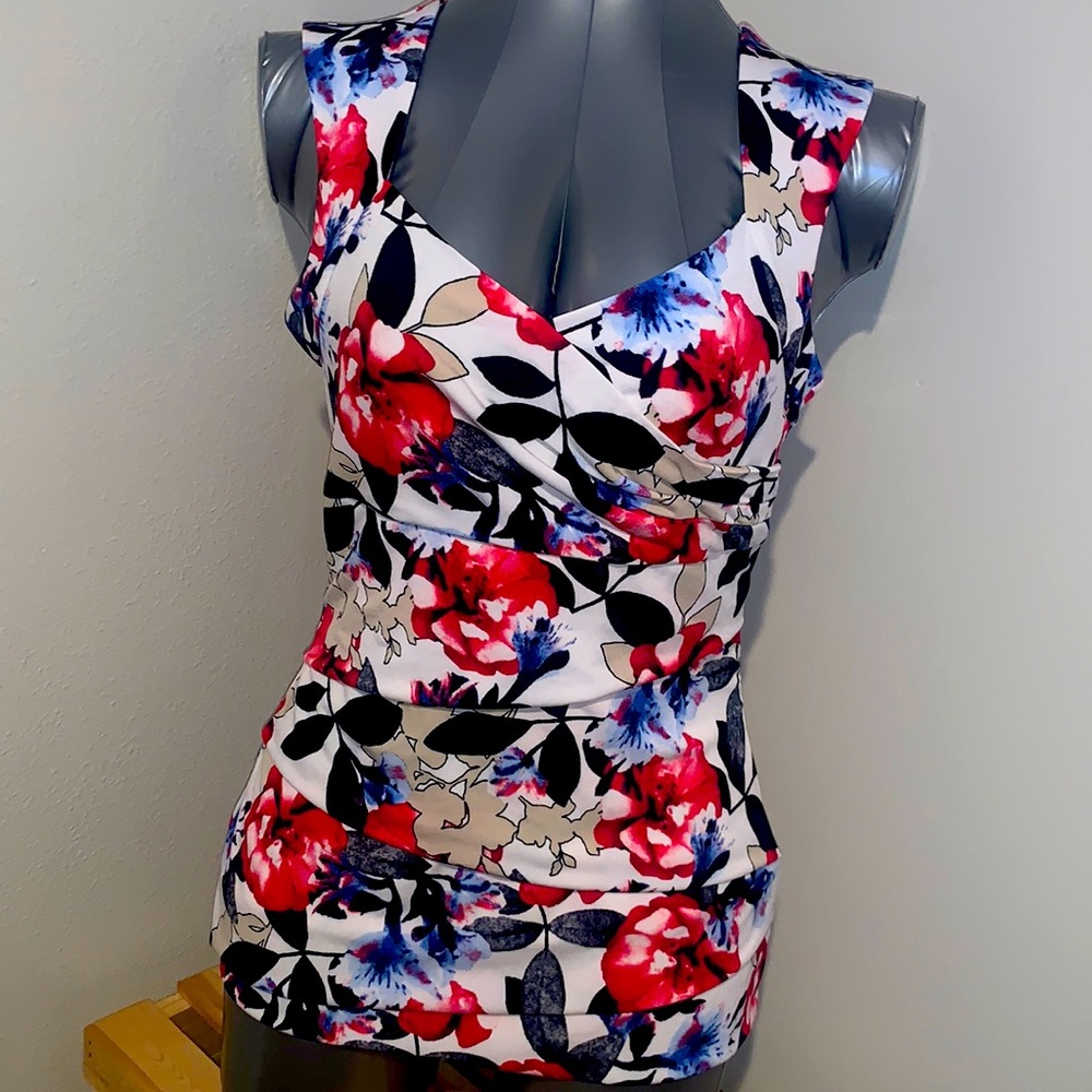 WHBM TOP